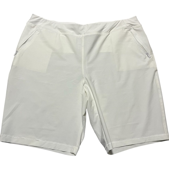 Chico's 3.5 Women’s white size XL/18  Shorts Like New Athletic elastic waistband - Picture 1 of 7